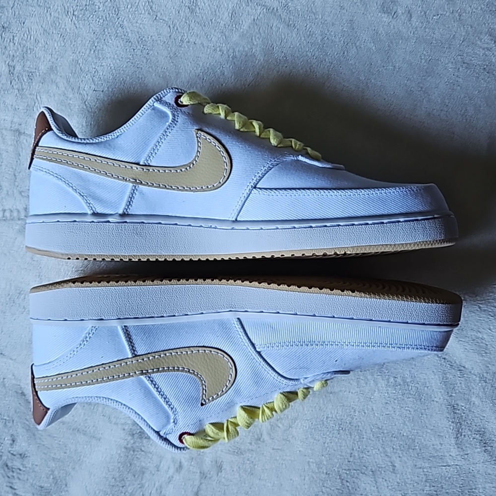 Nike - Picture 3 of 8
